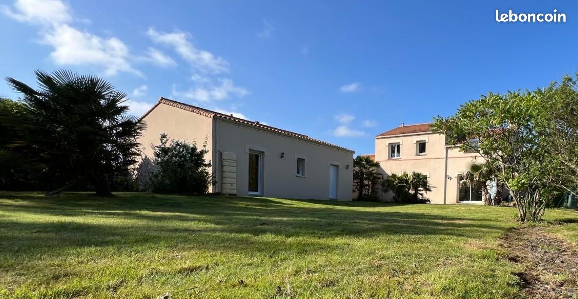 Maison 12 pièces 253 m² · à La Chevrolière · 253 m² · 430 000 €