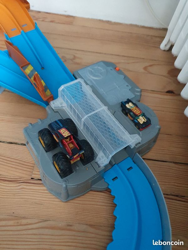 Circuit hot wheels Monster truck scorpion (image 4)