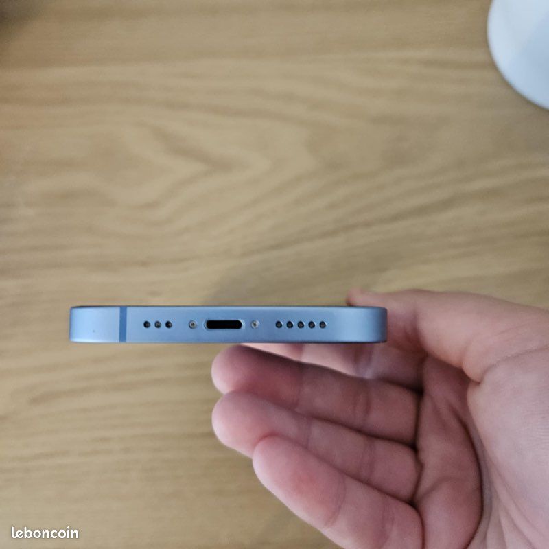 IPhone 14 128 Go - Parfait état - Caméra OK - Avec boîte (image 6)