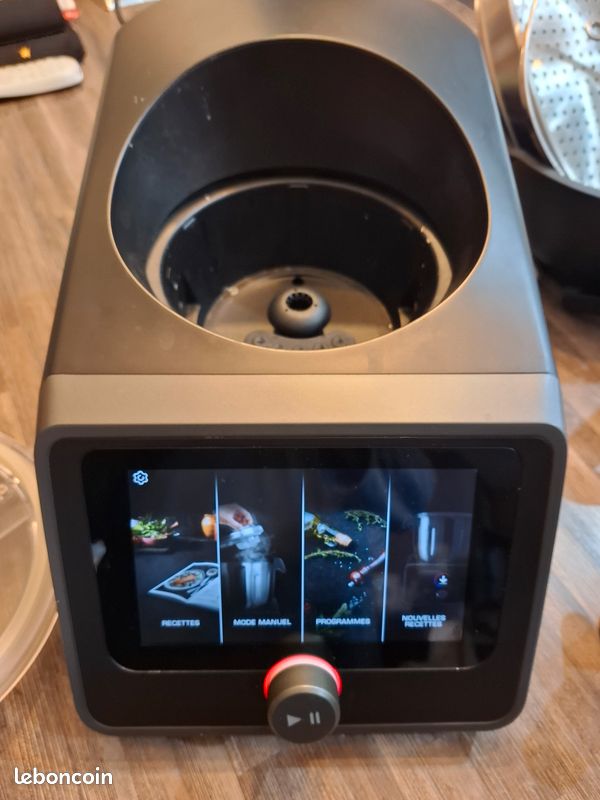 Promo Robot Chauffant Multifonction Connecté Schneider chez Super U