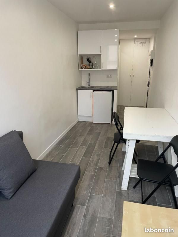 Appartement 1 pièce 17 m² · à Paris · 17 m² · 880 €/mois