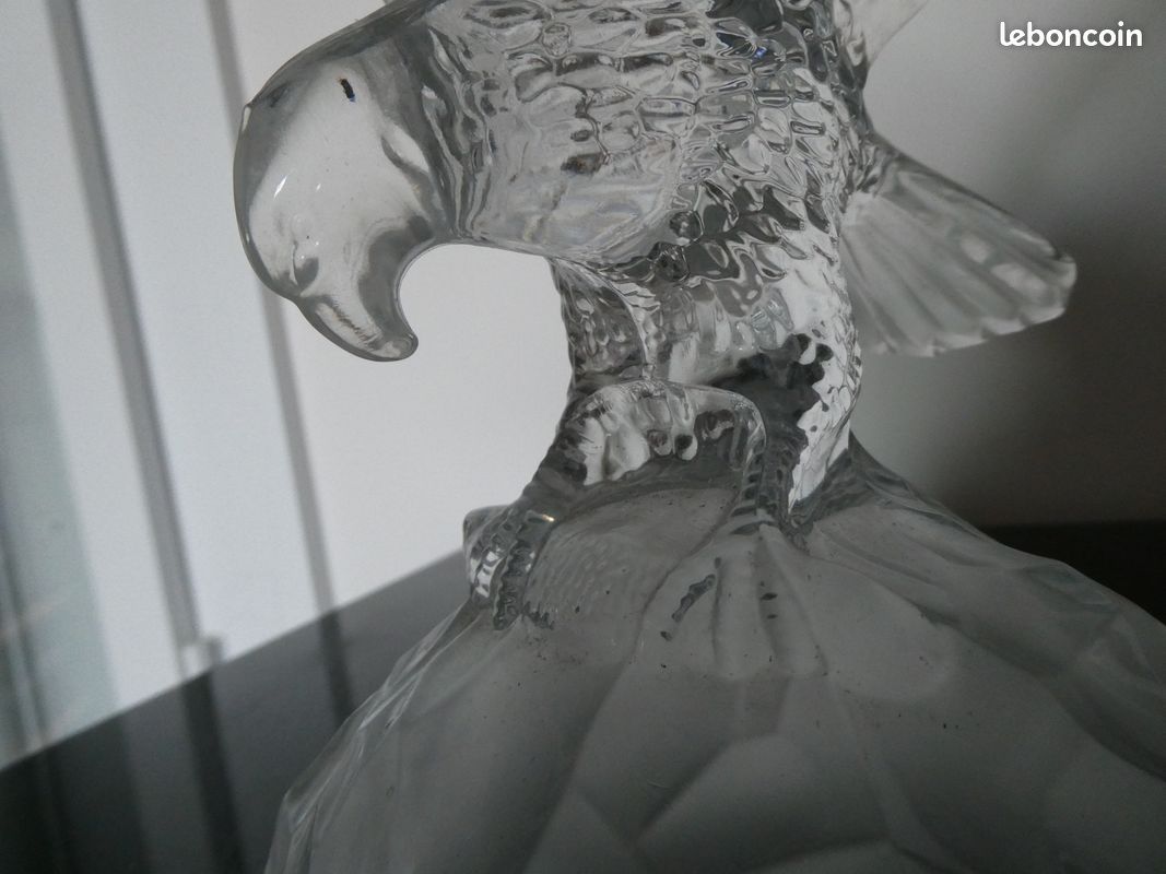 Statues et figurines d'aigle à chauve en verre de cristal
