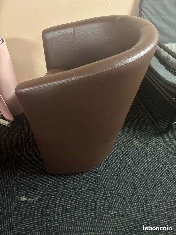 Fauteuil marron (image 3)