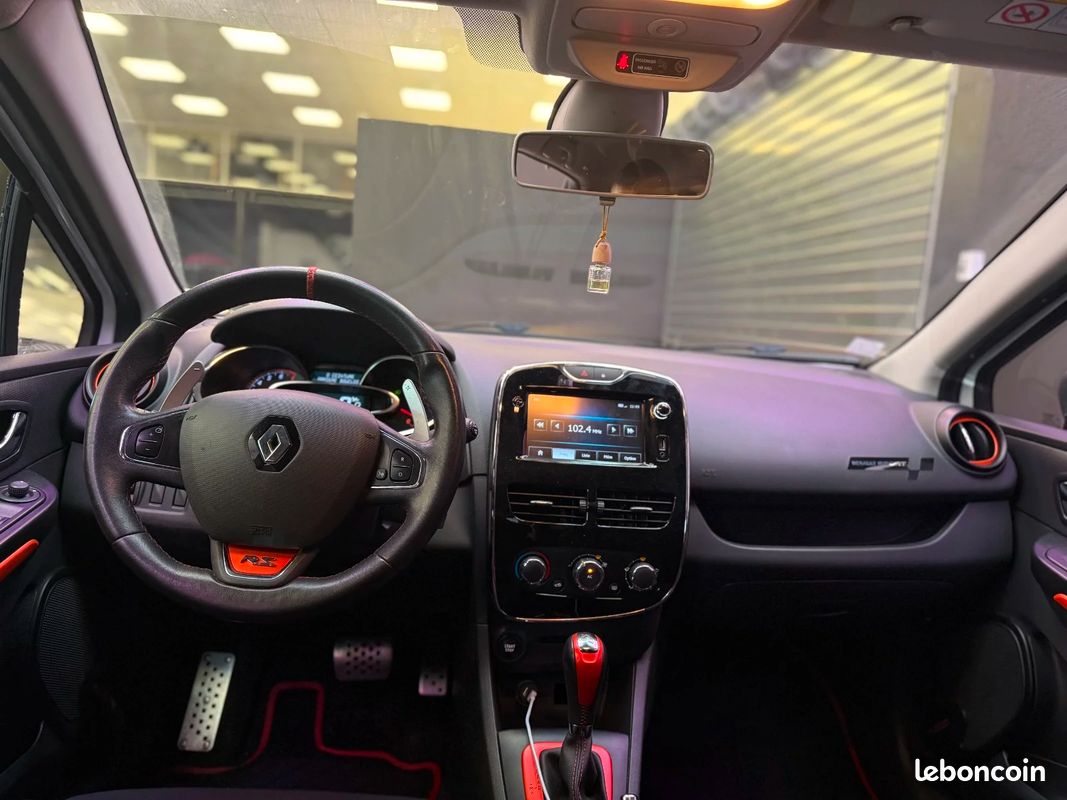 RENAULT CLIO IV 1.6 Turbo 200 RS EDC CARNET D ENTRETIEN (image 8)
