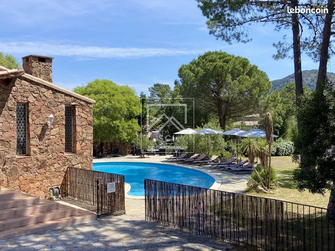 Maison 11 pièces 300 m² · à Porto-Vecchio · 300 m² · 1 098 000 €
