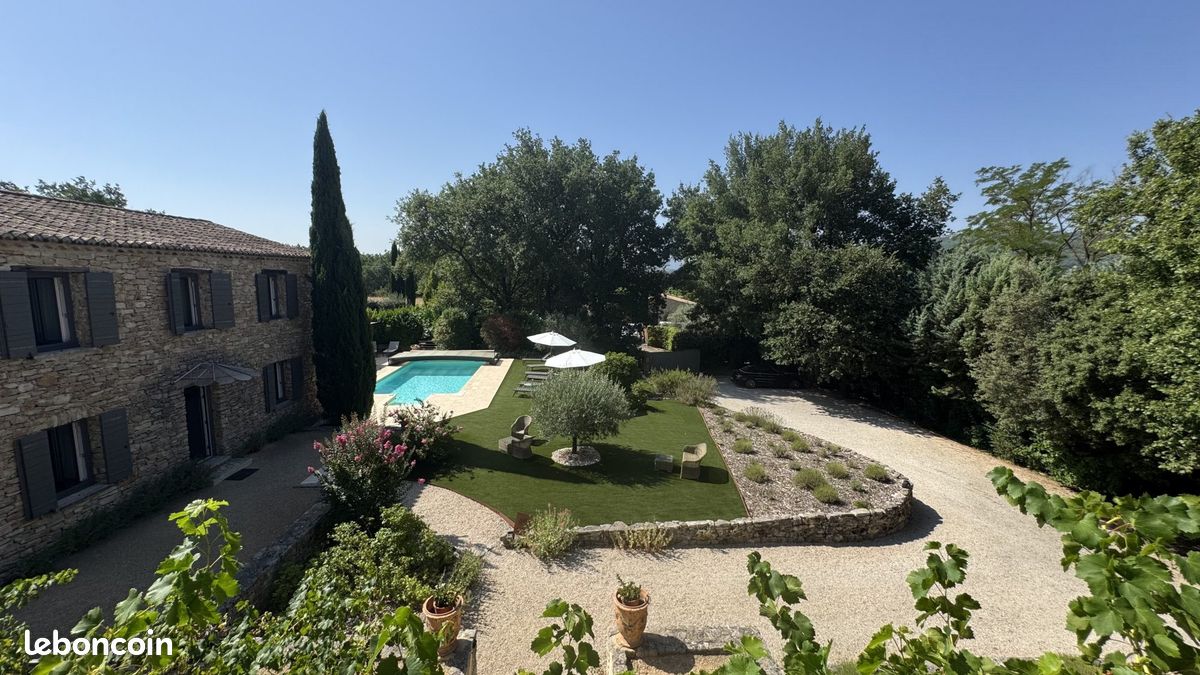 Maison 11 pièces 470 m² · à Gordes · 470 m² · 1 780 000 €