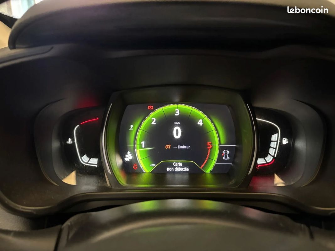 RENAULT Kadjar 1.5 dCi 110 ch Zen - 2015 - 127 000 km - Suivi complet - 1re main - Attelage (image 13)