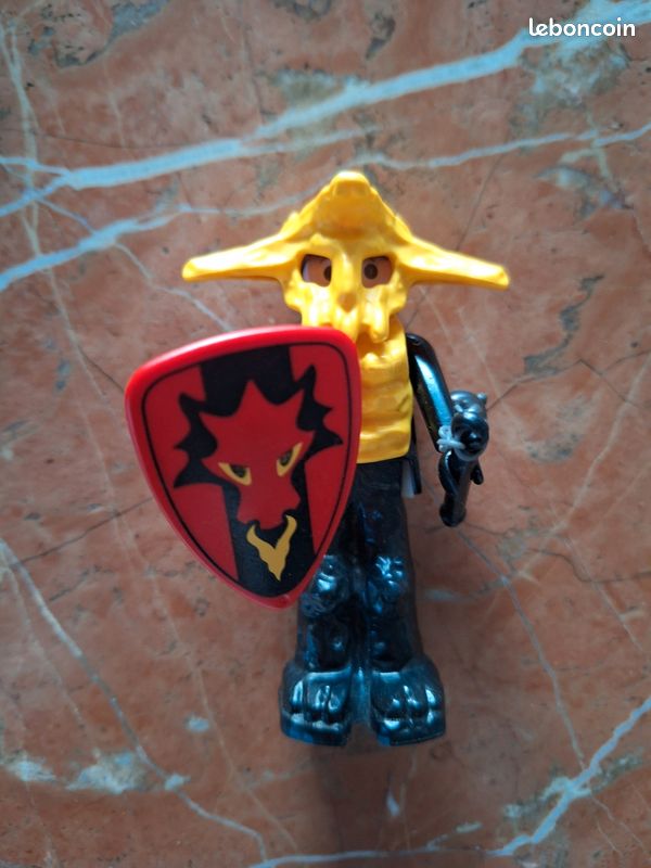8 figurines + 2 chevaux chacun équipés de protection tête et corps soit 10 (image 11)