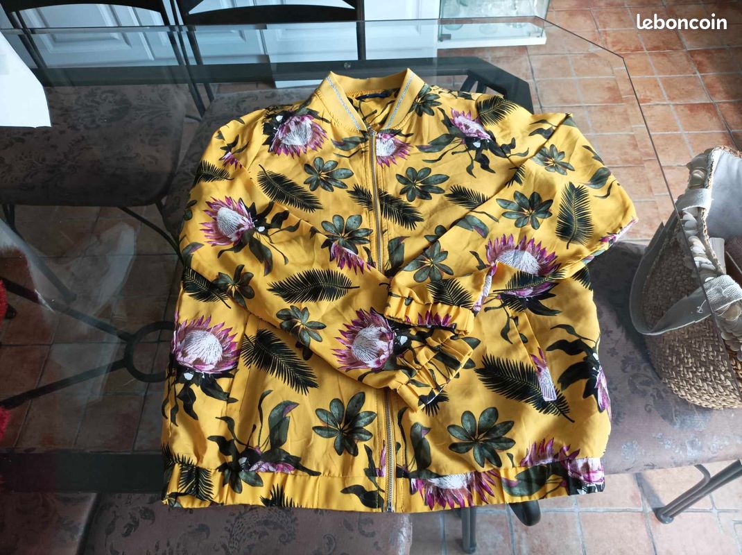 Veste blouson fleurie (image 1)