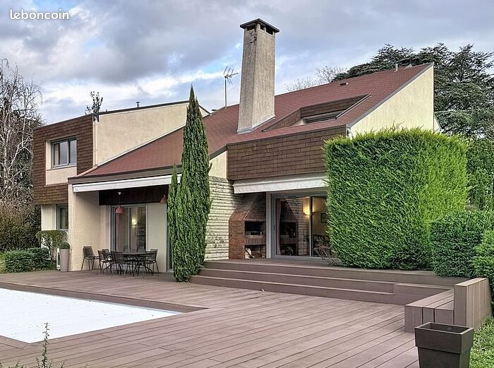 Maison 9 pièces 228 m² · à Caluire-Et-Cuire · 228 m² · 1 250 000 €