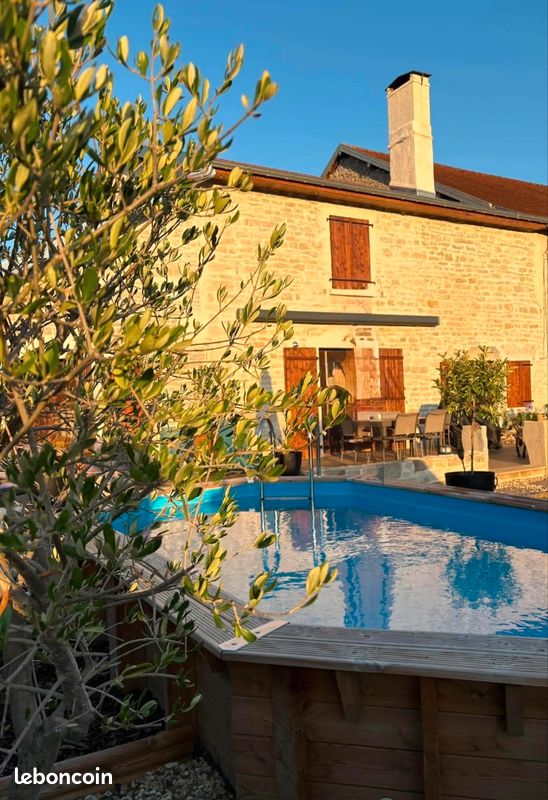 Maison 6 pièces 155 m² · à Étuz · 155 m² · 315 000 €
