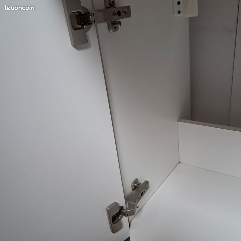 Meuble à suspendre avec vasque et porte-serviettes (image 16)
