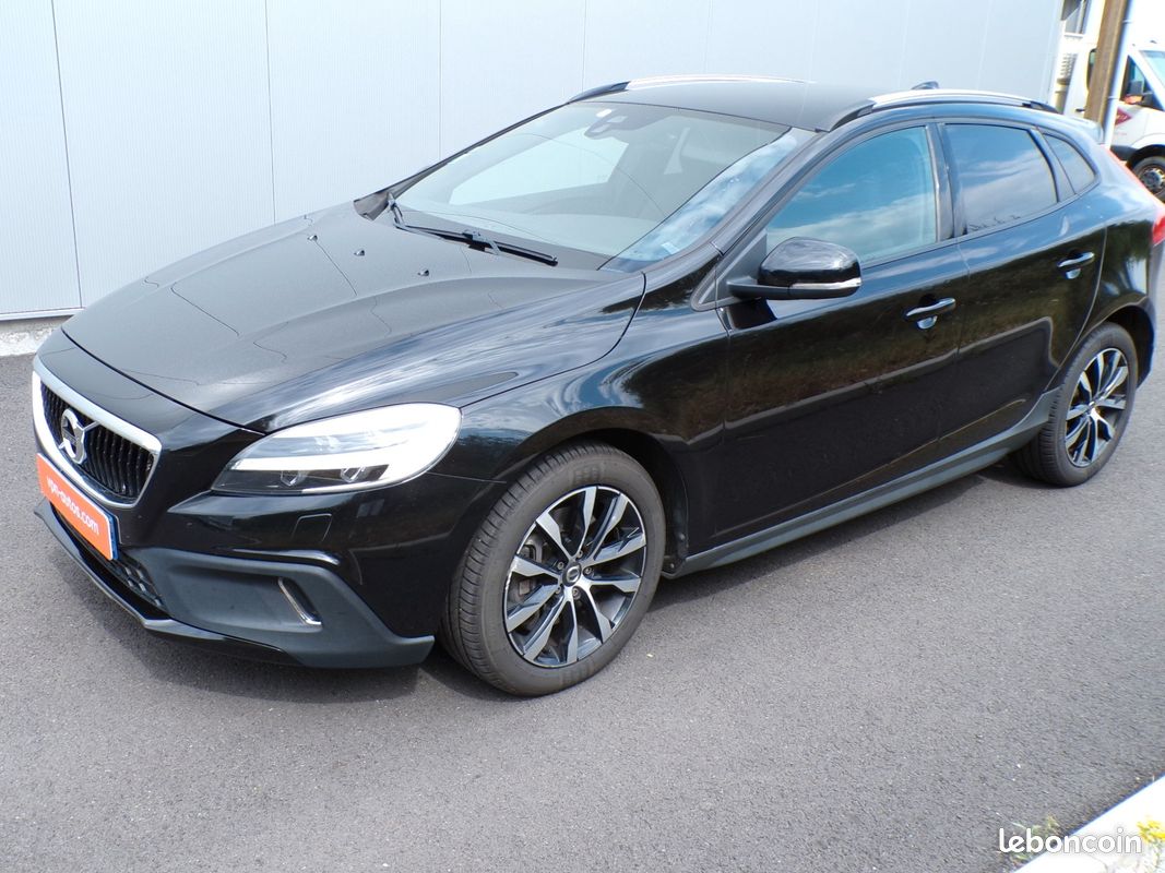 Volvo V40 CROSS COUNTRY D3 AdBlue 150 ch Geartronic 6 (image 1)