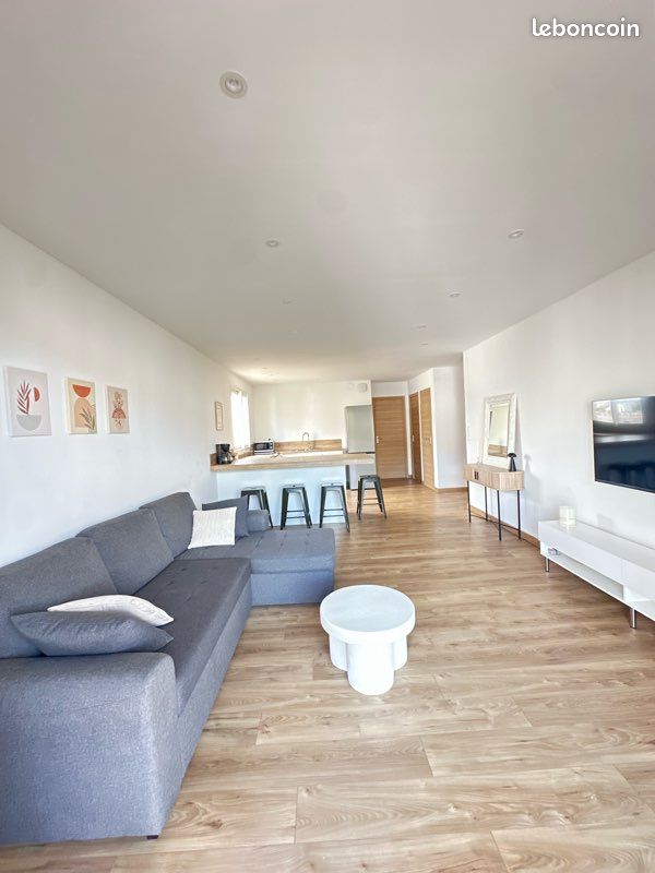 Appartement 2 pièces 57 m² · à Bastia · 57 m² · 880 €