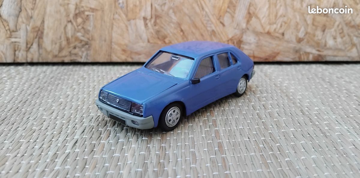 RENAULT 10 Bleu de 1965 Voiture de Collection 1/43 Série Limitée à 500 PCS - Cap