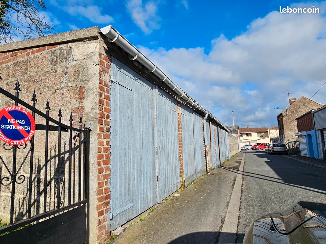 Lot de 6 garages et 1 hangar · à Billy-Montigny · 105 000 €