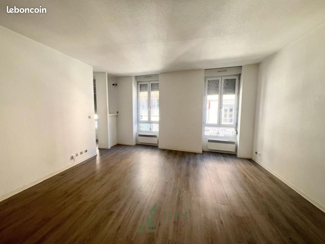 Appartement 1 pièce 30 m² · à Roanne · 30 m² · 300 €/mois