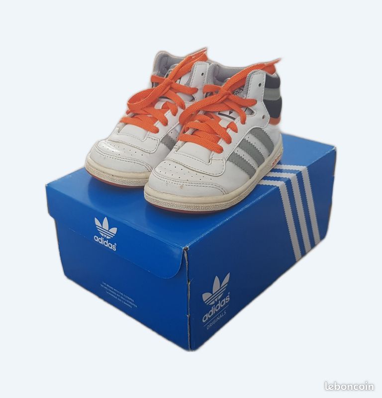 Chaussures Adidas bébé (Taille 22) Chaussures