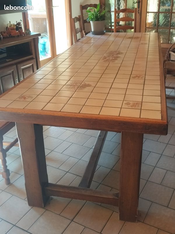 Table (image 1)
