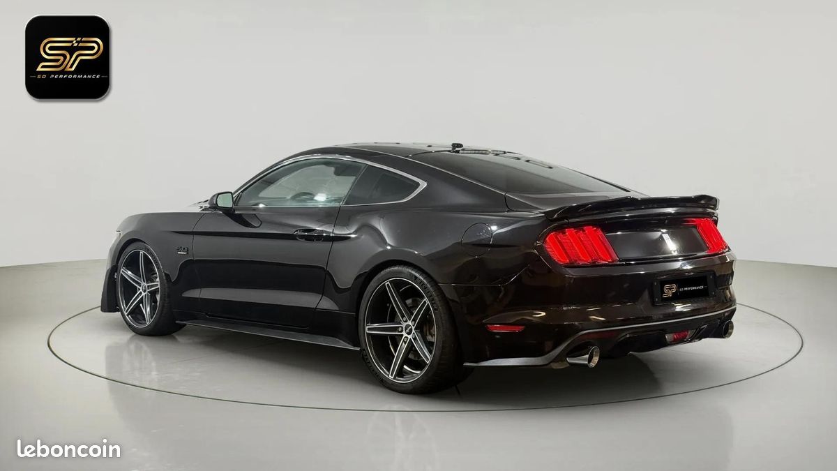 FORD Mustang GT Fastback 5.0 V8 * Performance Pack * Échappement à Clapets * Sièges Ventilés (image 4)