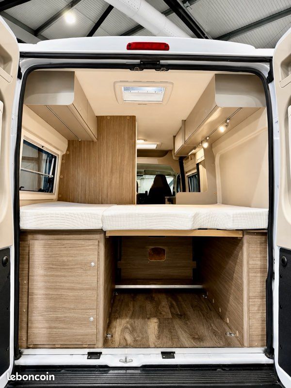 HYMER CARADO CVE 600 | LIT XXL | SOUTE XXL | Attelage | Panneau Solaire | Caméra | GPS | Smart TV | Apple CarPlay / Android Auto | Garantie 12 Mois | Fourgon Aménagé / Camping-Car (image 8)