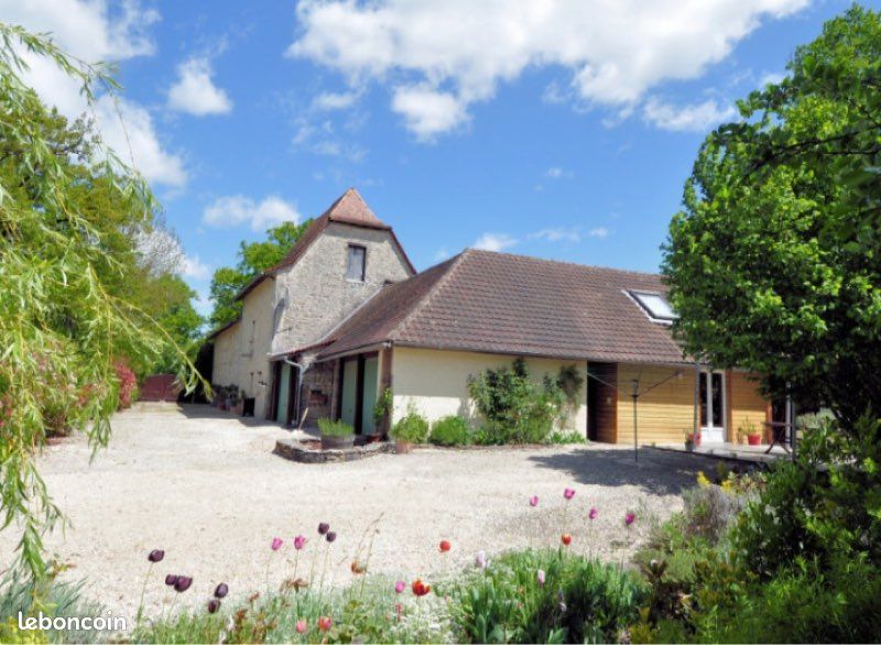 Maison 9 pièces 240 m² · à Villeneuve · 240 m² · 380 000 €