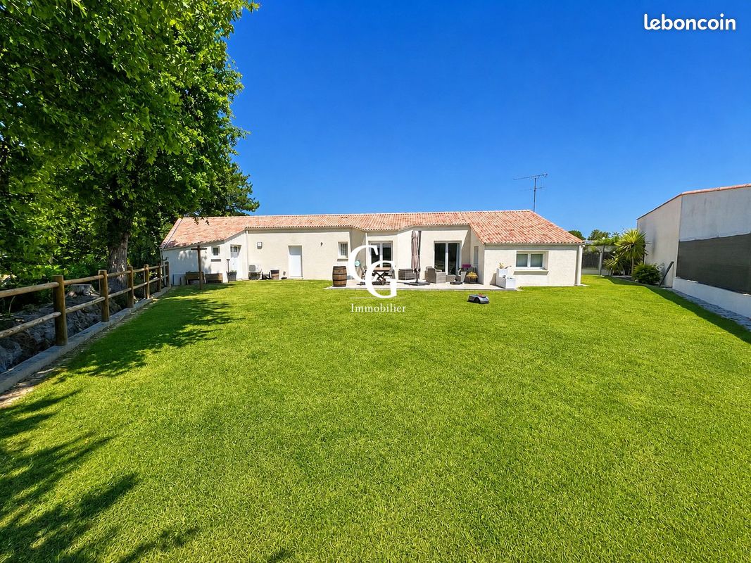 Maison 7 pièces 154 m² · à Coëx · 154 m² · 395 200 €