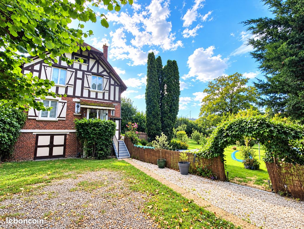 Maison 6 pièces 105 m² · à Forges-les-Eaux · 105 m² · 195 000 €