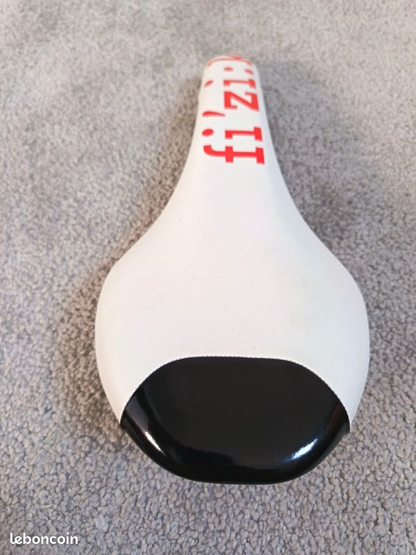 Selle Fizik Tundra - Équipements vélos Selle Fizik Tundra - Équipements vélos