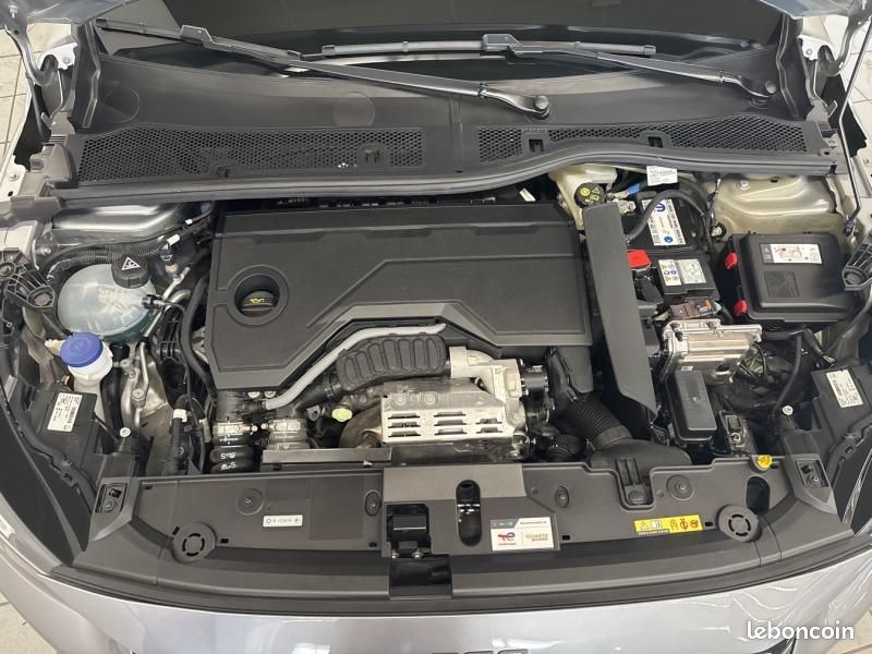 Peugeot 208 1.2 Hybrid 100ch Allure e-DCS6 (image 12)