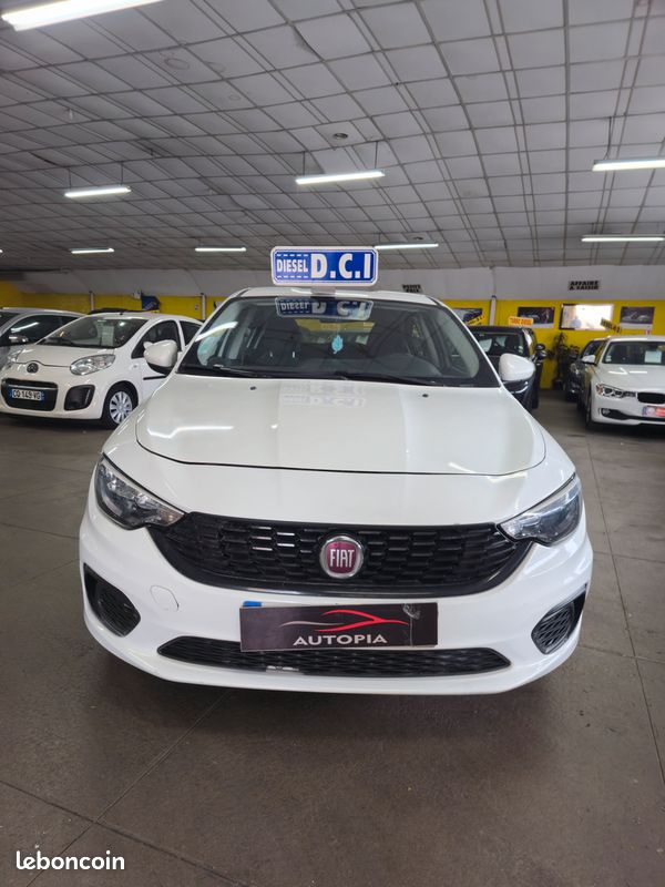 Fiat Tipo 1.3 multijet jtd 95ch pack clim NAVI PRO 5p, BV5 2PLACES DRIVE VP 2 °main ECRAN TACTILE BLANC , 5cv, 5 portes, mise en circulation le 30-06-2018, le prix 4490TTC (image 9)