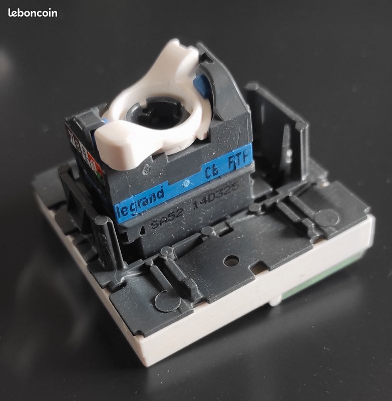 Plusieurs prises RJ45 mosaic Legrand (image 2)