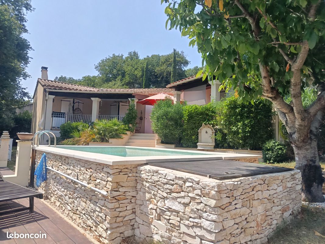 Maison 5 pièces 147 m² · à Rochefort-du-Gard · 147 m² · 499 000 €