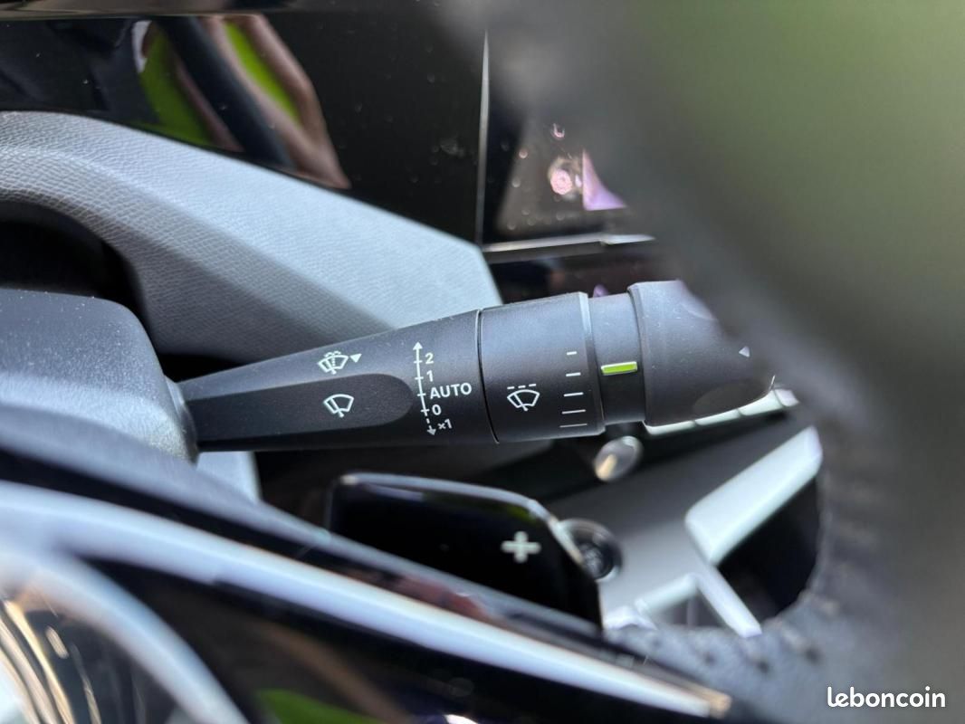 Peugeot 408 PureTech 130 ch S&S EAT8 Allure Pack (image 28)