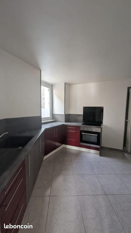 Local commercial 200 m² · à Hennebont · 200 m² · 349 866 €