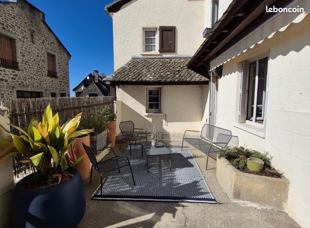 Maison 6 pièces 148 m² · à Mur-de-Barrez · 148 m² · 97 500 €
