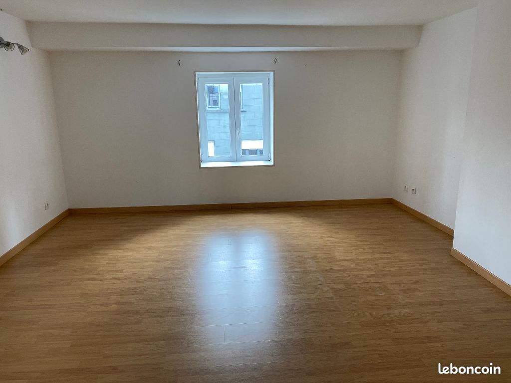 Appartement 6 pièces 90 m² (image 1)