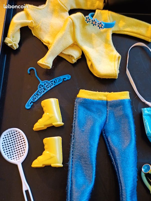 LOT DE BARBIES +tenues accessoires vintage Mattel Dans L'état Pour Pièces EUR 1,00 - FR
