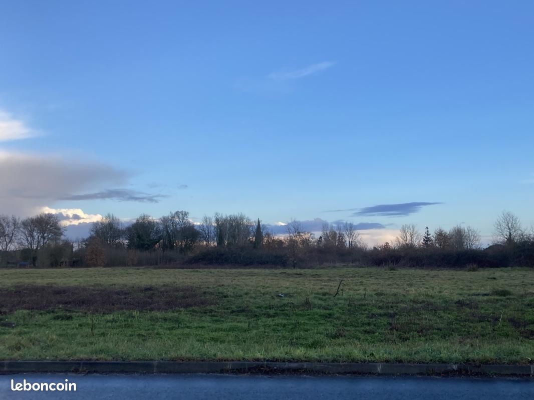 Terrain 1 255 m² Blaye · 65 000 €