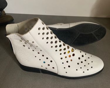 2 Paires De Chaussures Arche - Pointure 38, Cuir, Talons - Couleurs Marron Et Anis, Occasion En Parfait état