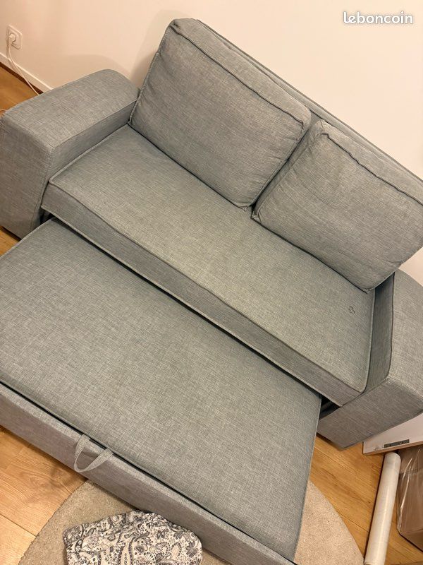 Canapé convertible gris – Bon état + plaid offert (image 2)