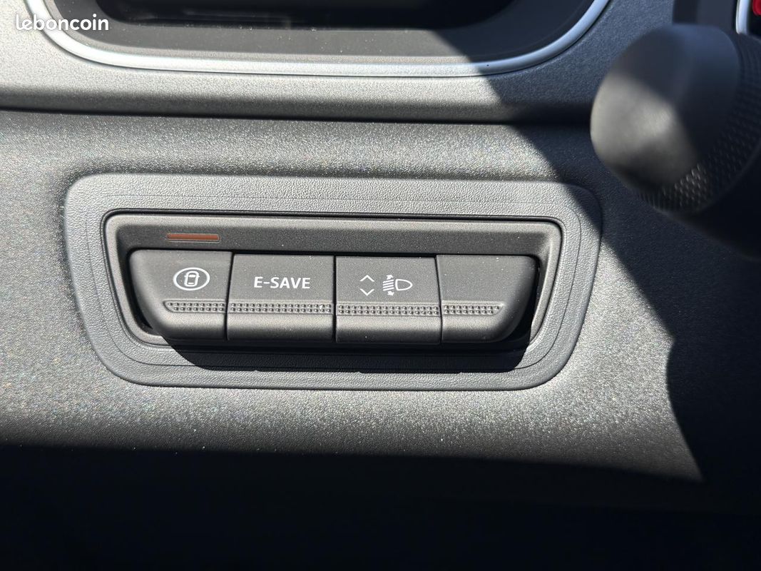 Renault captur 1.8 hybride 160 automatique camera de recul + gps + regulateur + roue de secours (image 16)