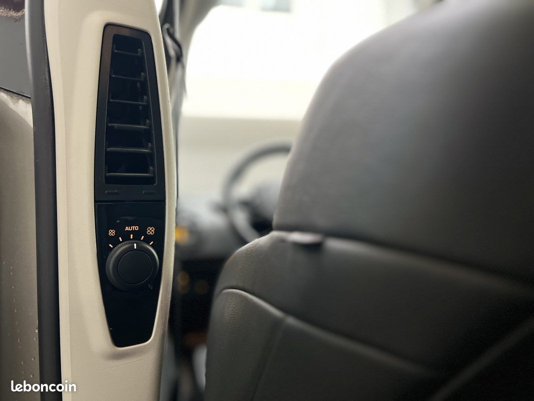 Citroen c4 2.0 hdi 160 exclusive ba (image 17)