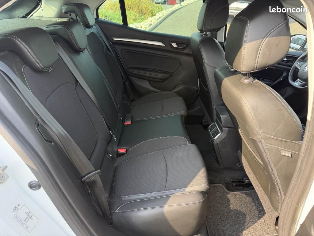 RENAULT MEGANE IV 1.3 TCe - 140 Techno (image 13)