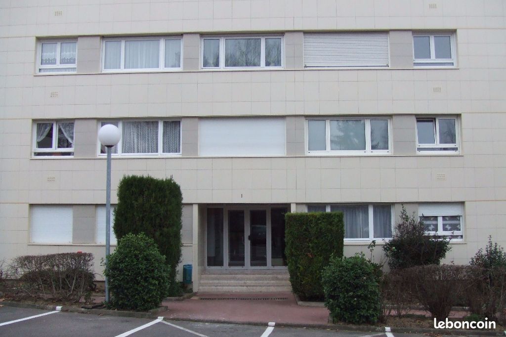 Appartement 1 pièce 15 m² · à Palaiseau · 15 m² · 484 €
