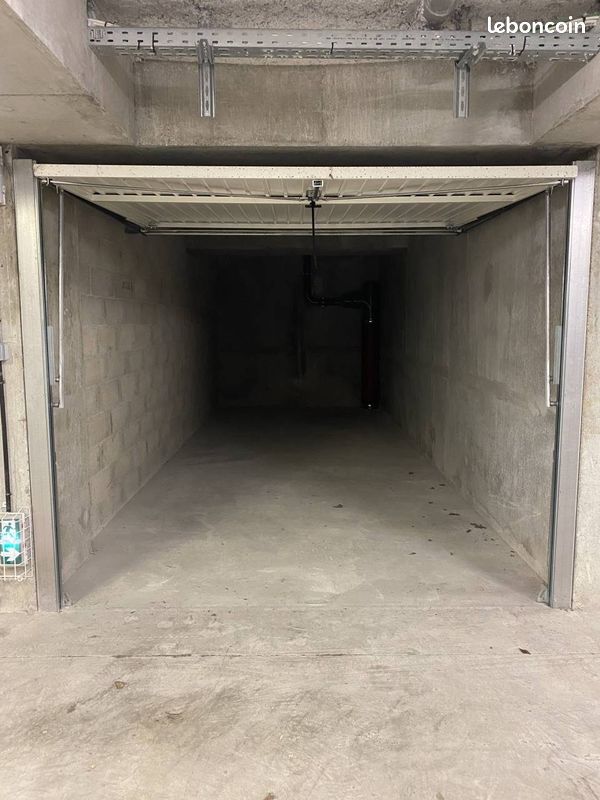 Parking 20 m² · à Villeurbanne · 20 m² · 92 €/mois