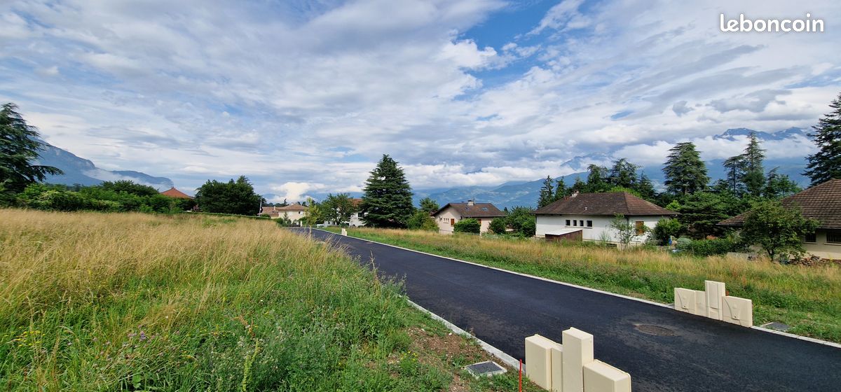 Terrains viabilisés à Montbonnot-Saint-Martin · 315 000 €