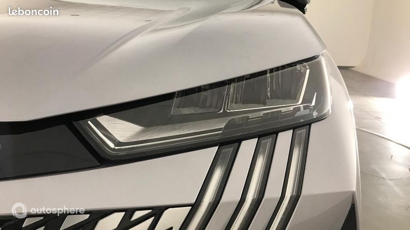 Peugeot 5008 Hybrid 145ch Allure e-DCS6 (image 17)