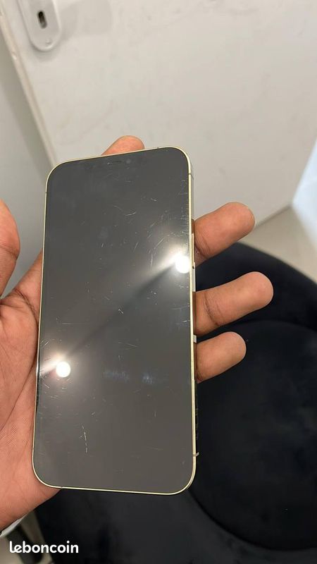 IPhone 12 (image 8)