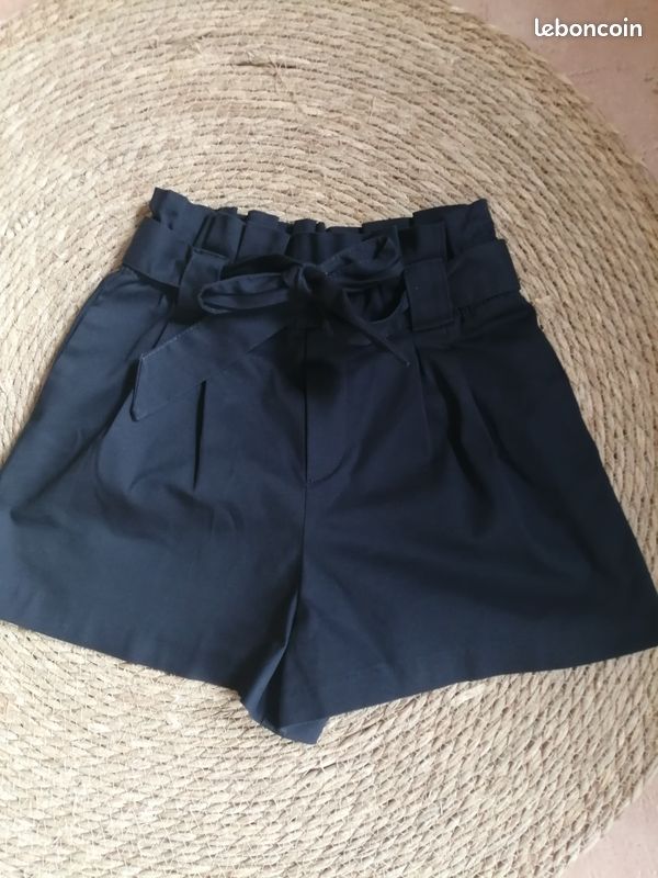Short marine ZARA en taille XS (image 1)